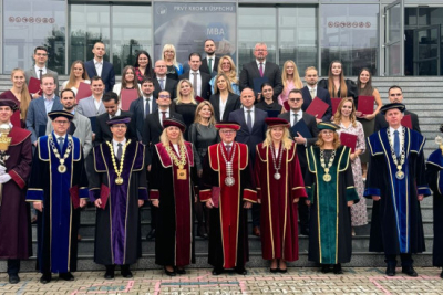 Slávnostné promócie na Obchodnej fakulte Ekonomickej univerzity v Bratislave