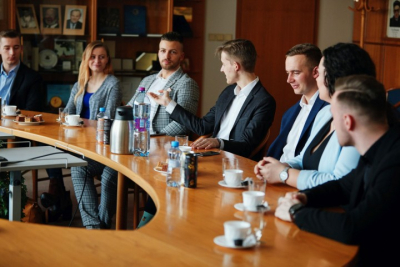 Spolupráca, nové výzvy a projekty - dominantné témy stretnutia vedenia Obchodnej fakulty a zástupcov ŠPOF