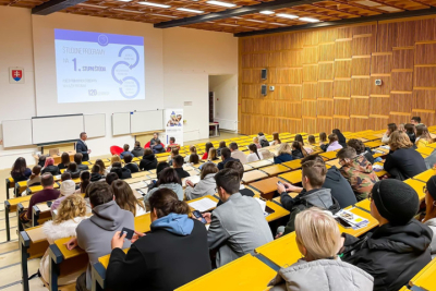 „Tvoja voľba, tvoja budúcnosť“ – informačný deň EU v Bratislave 2023 v podaní Obchodnej fakulty