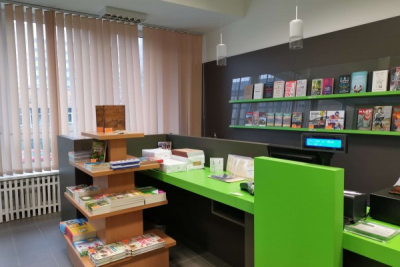 Vyzdvihni si objednanú študijnú literatúru v predajni študijnej literatúry Knihcentrum na EU v Bratislave