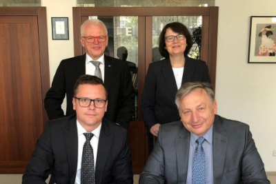 Príležitosť pre študentov Obchodnej fakulty získať dvojitý diplom