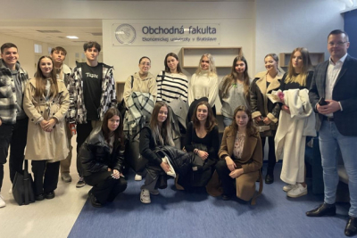 Študenti stredných škôl na Obchodnej fakulte!