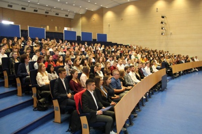 Akademická obec Obchodnej fakulty sa slávnostnou imatrikuláciou rozrástla o 328 študentov
