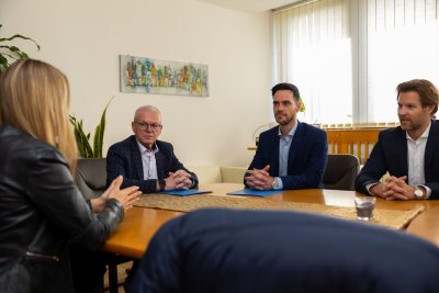 Ekonomická univerzita v Bratislave podpísala memorandum o spolupráci so Zľavomatom