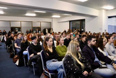 Výkonná riaditeľka Rady pre reklamu priniesla študentom pohľad do reálnej praxe
